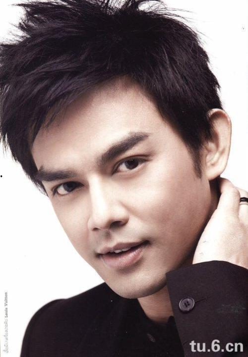 个大帅气男明星,盘点娱乐圈中的帅气男明星风采